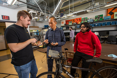 Engineers developing ‘smart’ bikes to improve cycling safety, efficiency