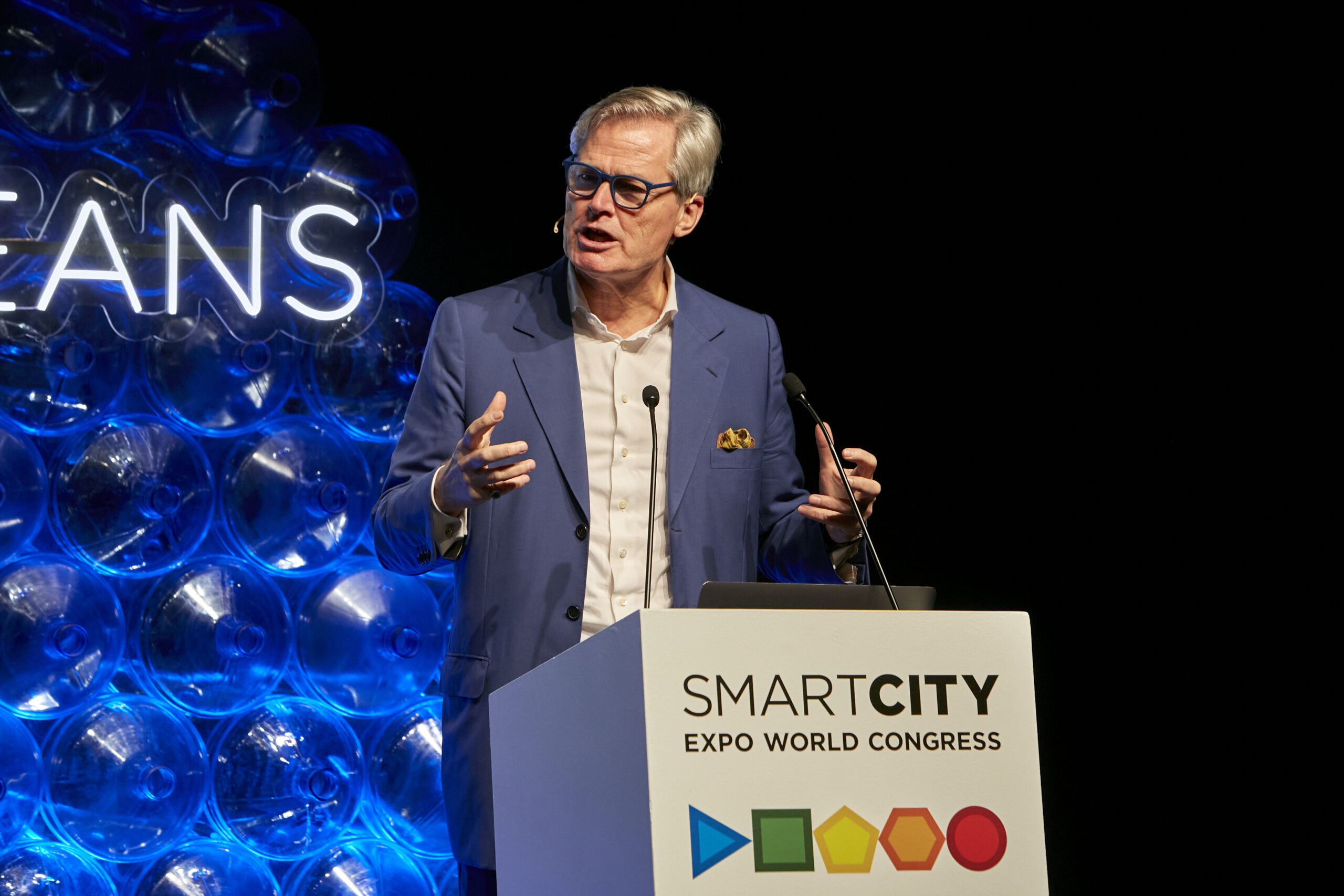 Gunter Pauli: The Blue Economy, a Portfolio of Opportunities Gunter Pauli: The Blue Economy, a Portfolio of Opportunities