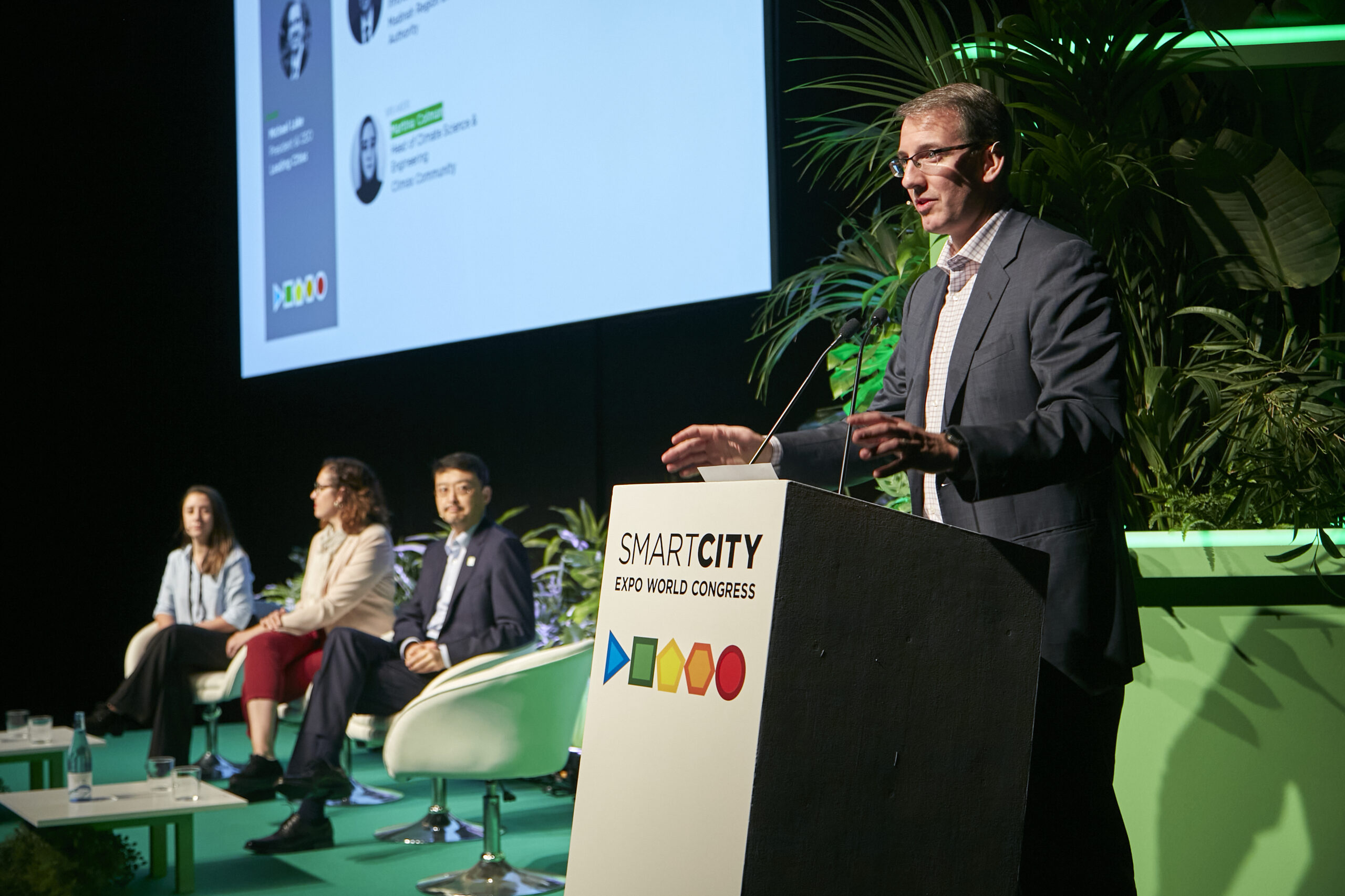 Towards Greener Tourism and Smarter Destinations Towards Greener Tourism and Smarter Destinations