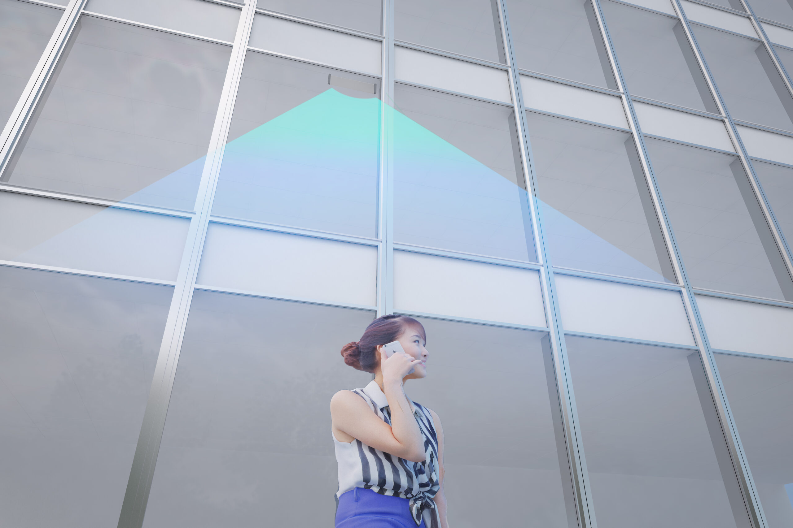 Wave by AGC: WAVEATTOCH, transparent glass antenna for outdoor network densification